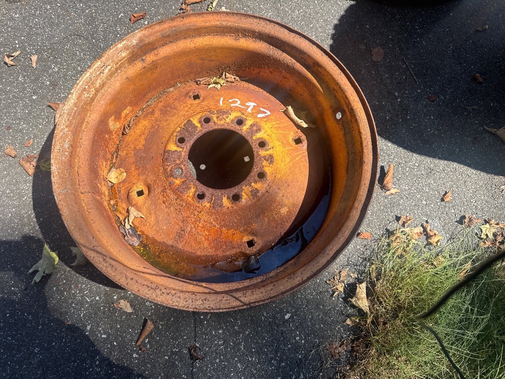 8-Lug Rim
