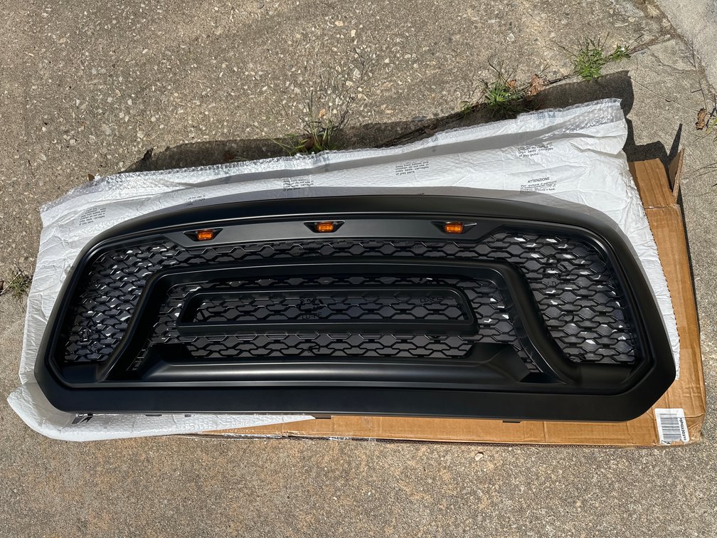 New 2013-18 Dodge Ram 1500 Honeycomb Front Grille with LED Lights