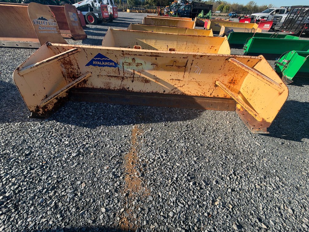 Avalanche 10’ Push Box