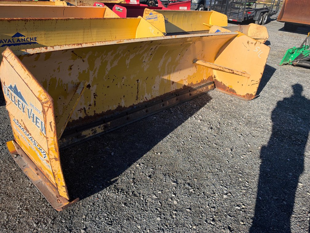 Avalanche 10’ Skid Steer Pusher Box