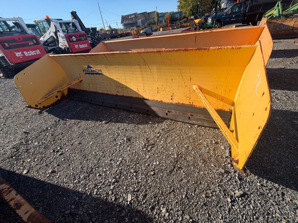 Avalanche 10’ Push Box