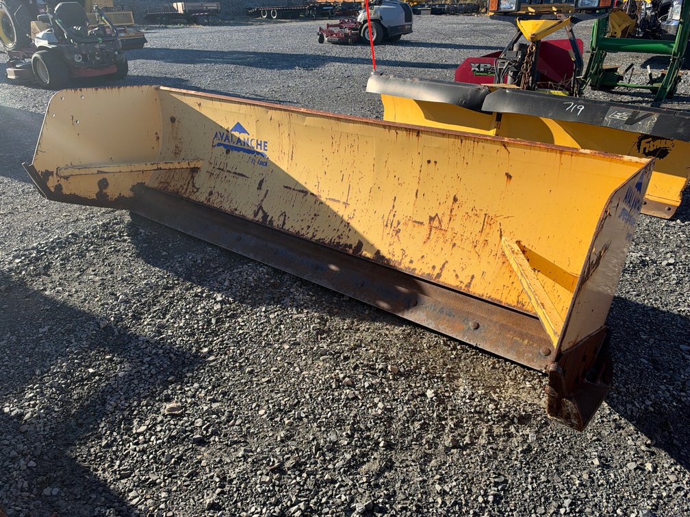 Avalanche 10’ Push Box