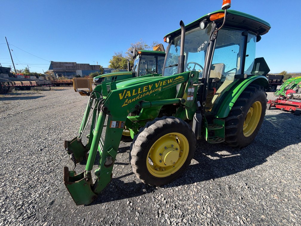 John Deere 5075 4x4 W/ Front Loader