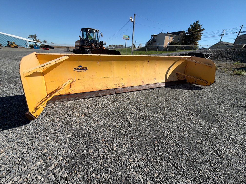 Avalanche 18’ Pusher Box