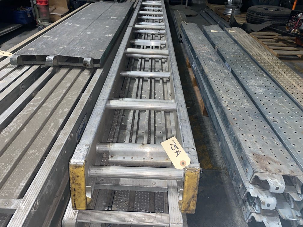 24’ Louisville Scaffold Pick