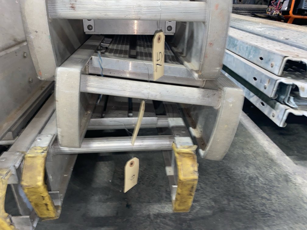 20’ Louisville Scaffold Pick