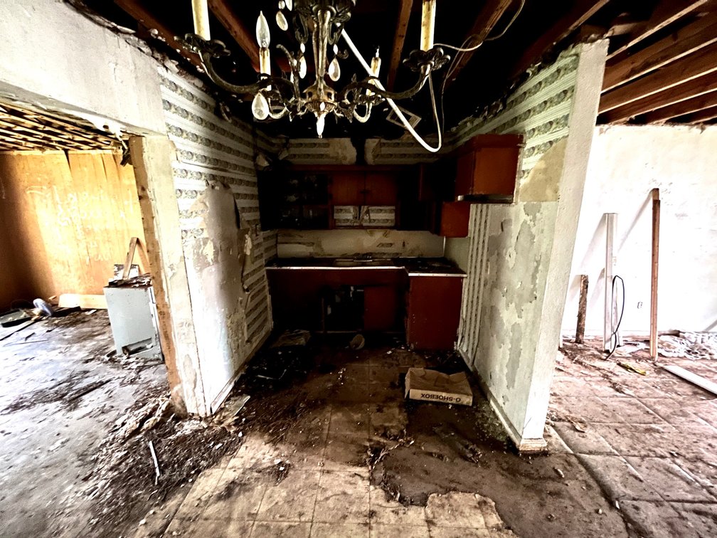 Image for 128 W. Highland Drive Absolute Auction