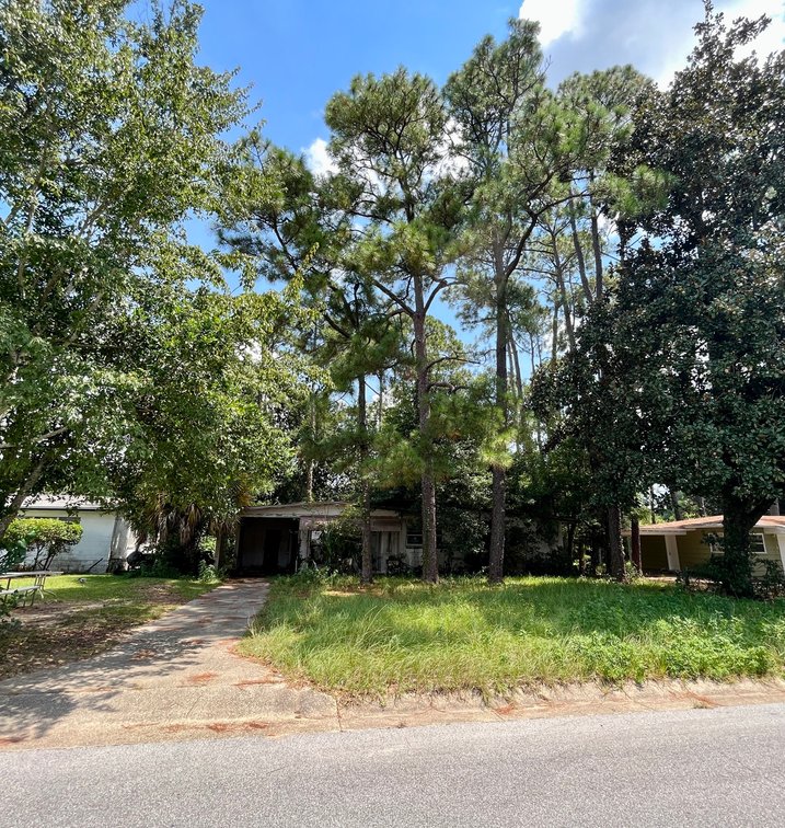 Image for 128 W. Highland Drive Absolute Auction