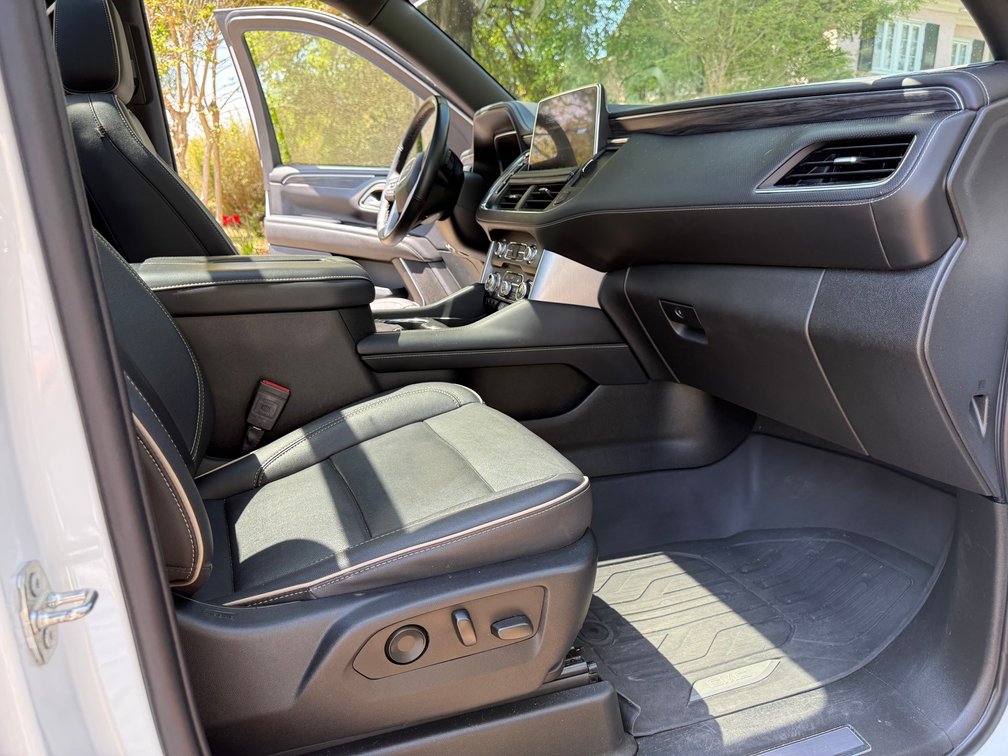 Image for 2022 GMC Yukon XL SLT 4WD – V8, Leather, 3rd Row, Loaded SUV