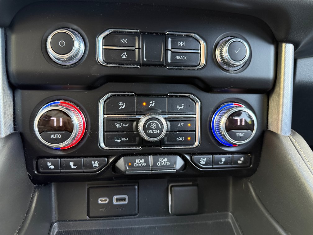 Image for 2022 GMC Yukon XL SLT 4WD – V8, Leather, 3rd Row, Loaded SUV