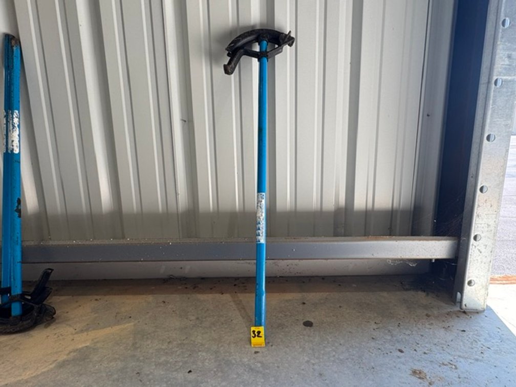 Idea 1/2" Conduit Bender, Model: 74-002, Blue Handle