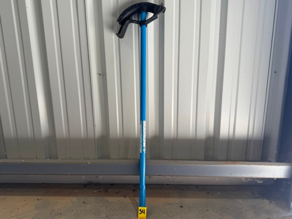 Idea 1/2" Conduit Bender, Model: 74-002, Blue Handle