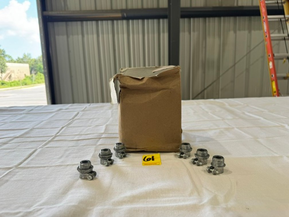 AI Saddle Grip Connectors, 3/8", Cat. No. SG38, 44 Count