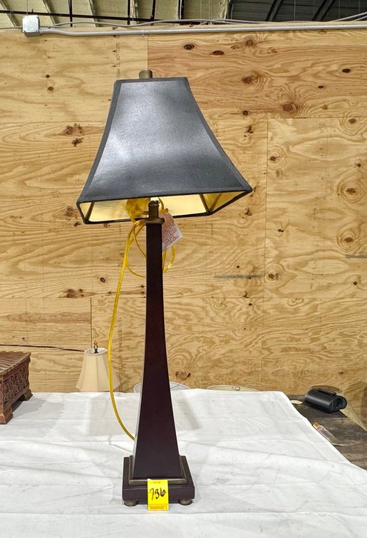 Dark-Finished Pedestal Base With Brass Colored Accent Table Lamp