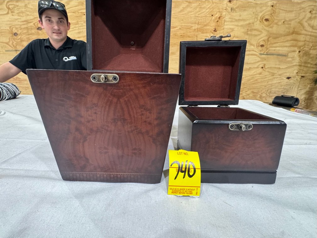 Box With Brass-Look Handle On Top And Latch, Felt Lined, 7" x 7" x 9"