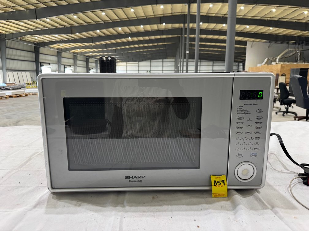 Sharp Carousel Microwave Oven, Model: R-409YVA