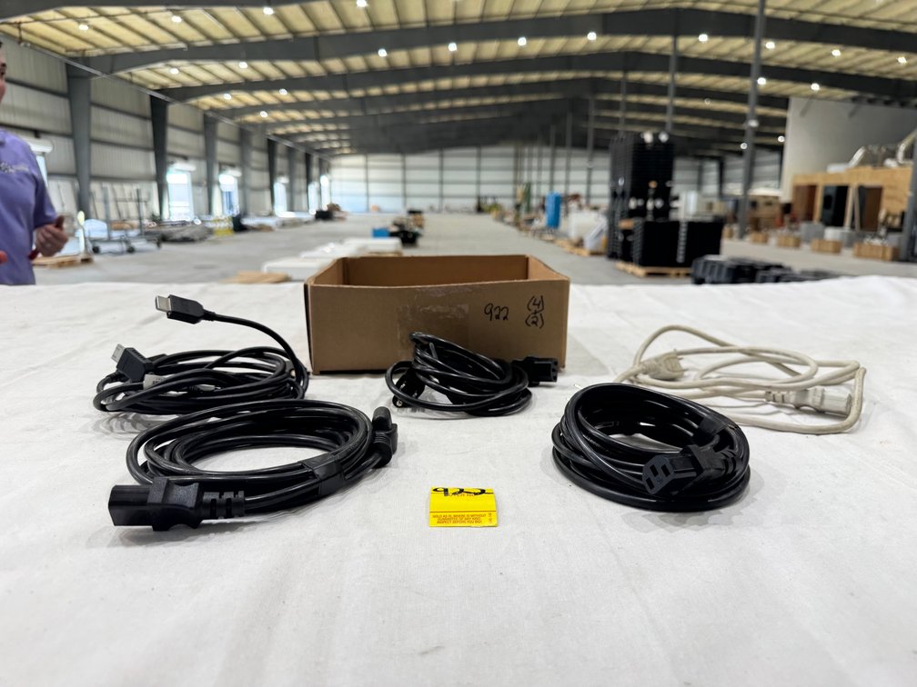 (4) Monitor Power Cord, (2) HDMI Cables