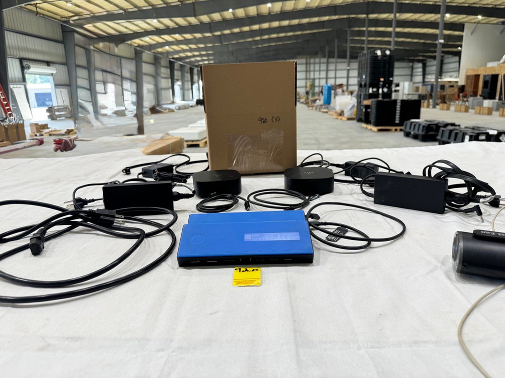 (5) Laptop Docking Station