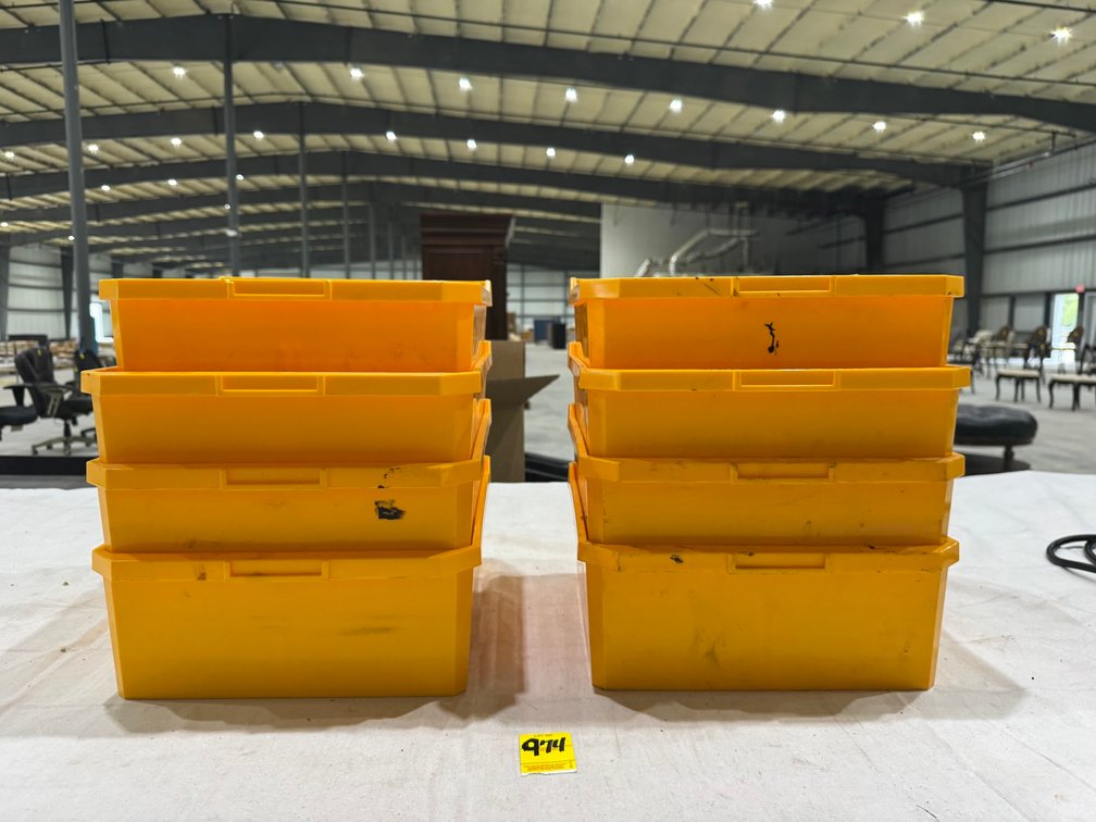 (8) Assorted Sizes: Ranger Design Plastic Bins