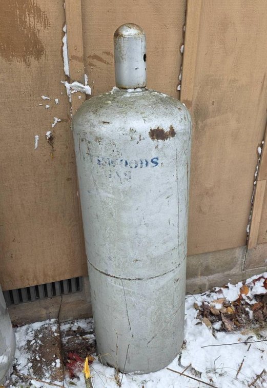 51″ Empty Propane Tank w/ Cap