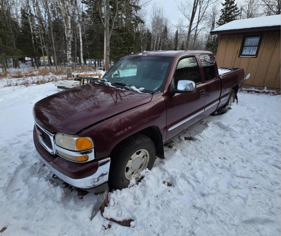 2000 GMC Sierra 4×4 Pickup Truck
