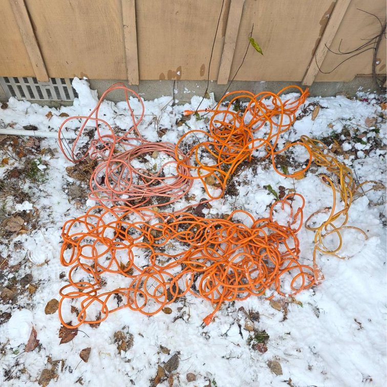 4 Extension Cords, Longest ~75ft