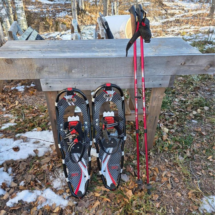 Yukon 30 Snowshoes with Nordic Hike Poles