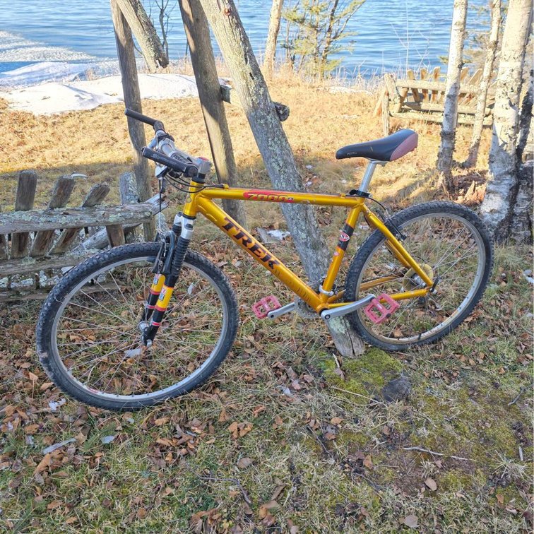 Trek 7000 ZX 24-Speed Bicycle with Rockshox Forks