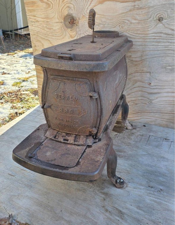 Herald 226 Cast Iron Stove with Nashville Marking