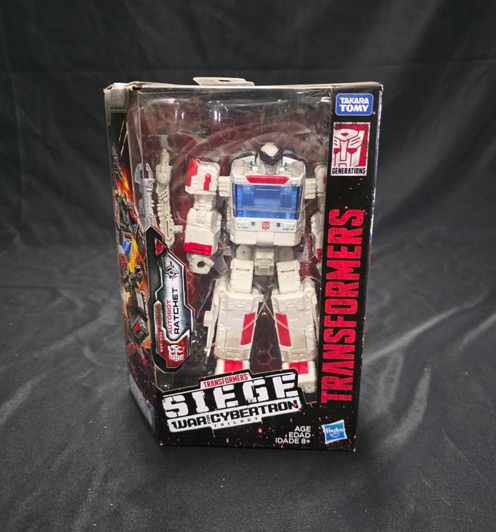 2019 Hasbro Transformers Siege War for Cybertron Trilogy Autobot Ratchet Figure
