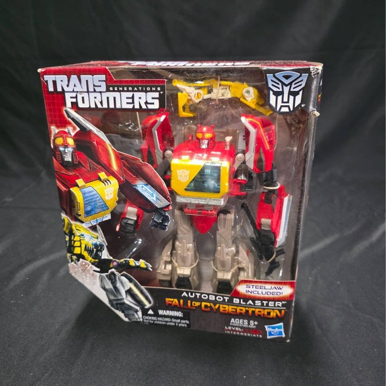 2012 Transformers Generations Fall of Cybertron Autobot Blaster