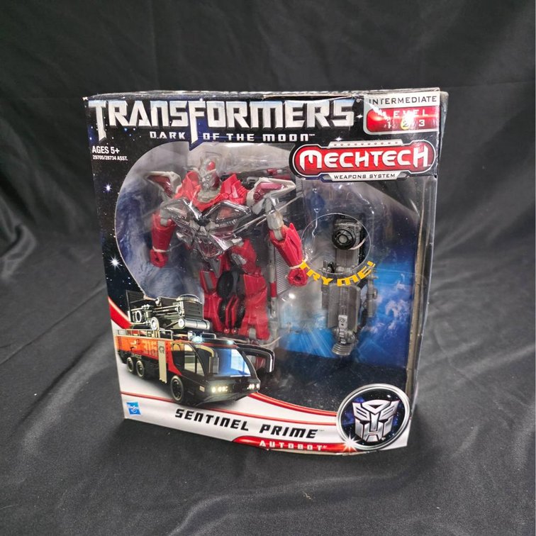 2011 Transformers Dark of the Moon Sentinel Prime MechTech Action Figure