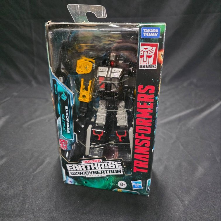 2019 Transformers Generations Earthrise WFC-E8 Ironworks