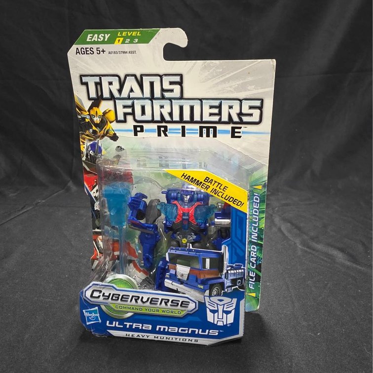 2011 Transformers Prime Cyberverse Ultra Magnus Figure