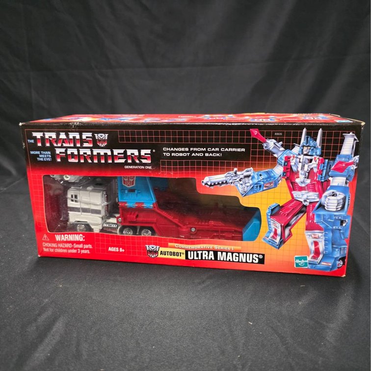 2002 Transformers Generation One Autobot Ultra Magnus Commemorative Series I