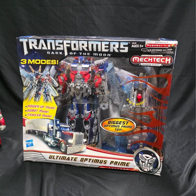 2011 Transformers Dark of the Moon Ultimate Optimus Prime