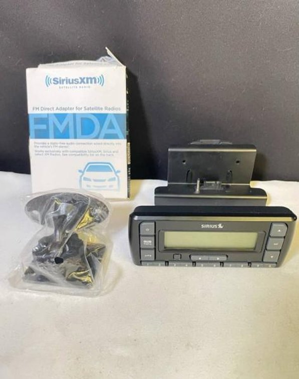 Sirius Stratus 6 Radio Lot with Accessories and FM Direct Adapter