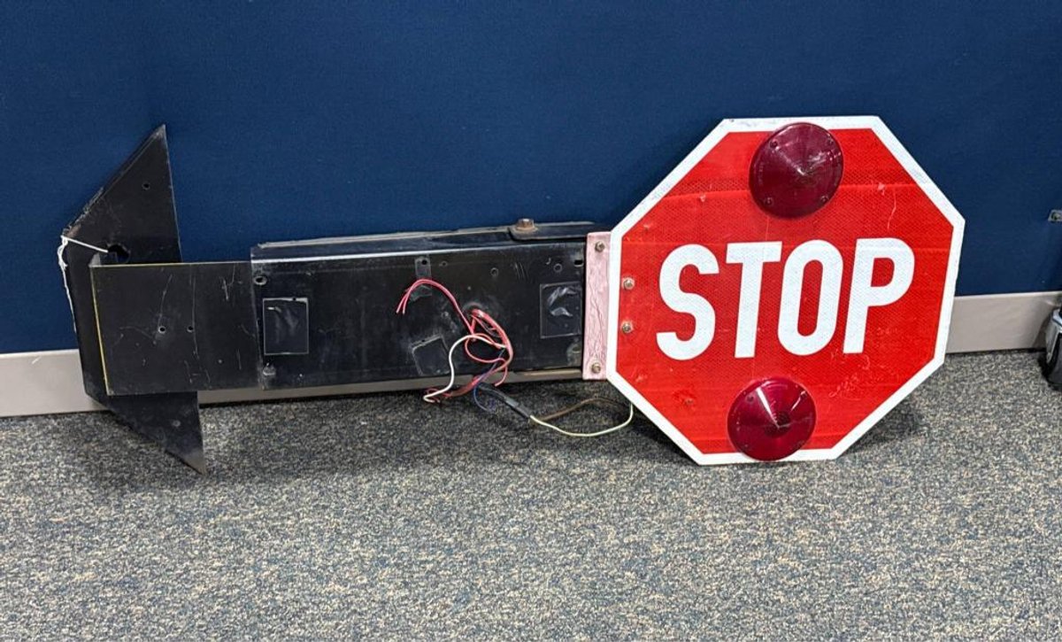 Specialty Manufacturing Co. Stop Sign with Lights