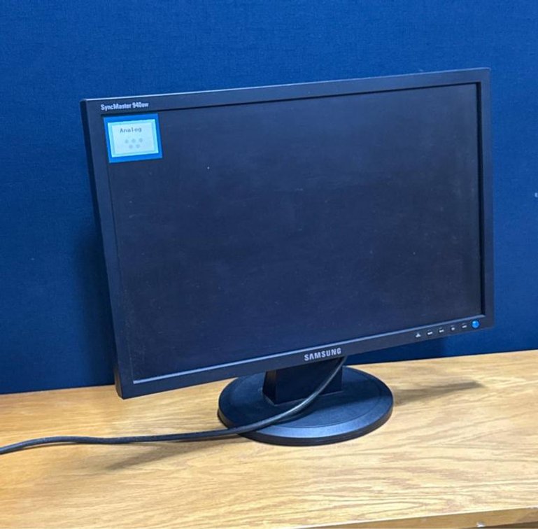 Samsung SyncMaster 940BW 19-Inch LCD Monitor