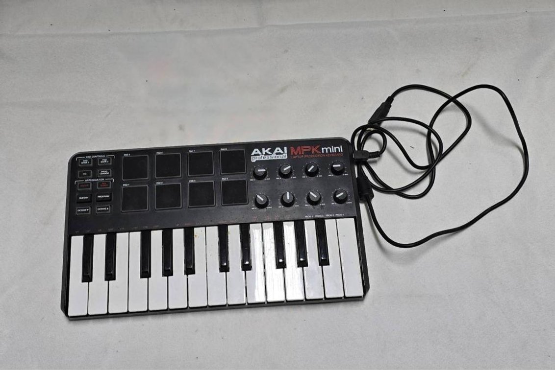 Akai Professional MPK Mini Laptop Production Keyboard