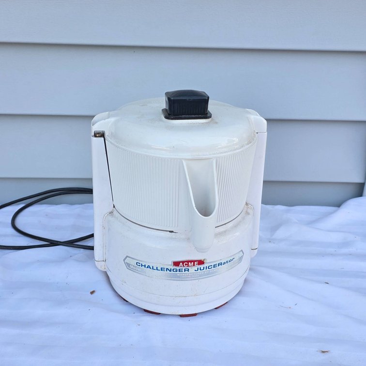 Acme Challenger Juicerator Electric Juicer in White