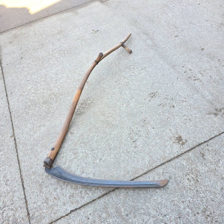 30-Inch Scythe Blade with Wooden Handle