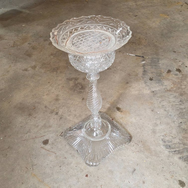 Decorative Glass Pedestal Stand with Diamond Pattern