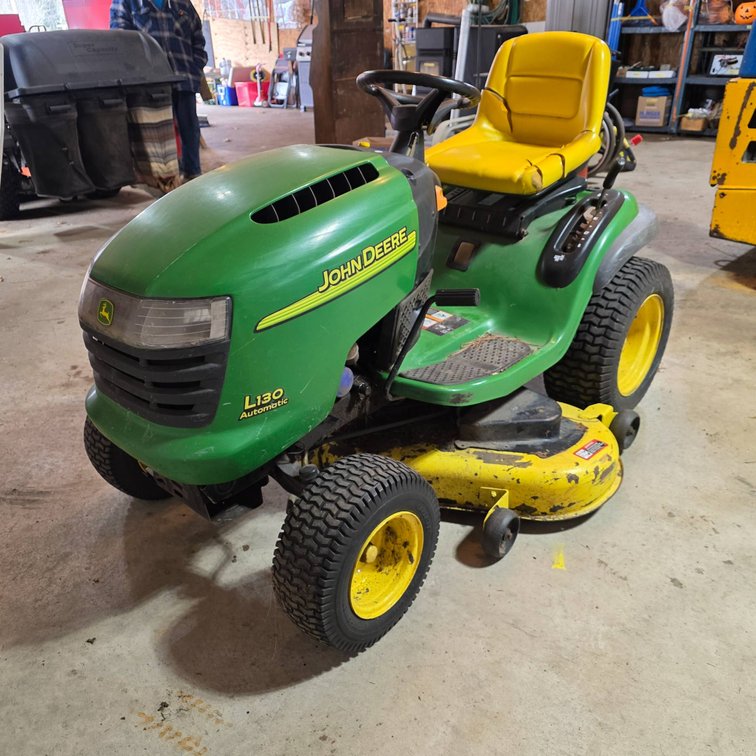 John Deere L130 Lawn Tractor With 48″ Mower Deck, 448 Hours