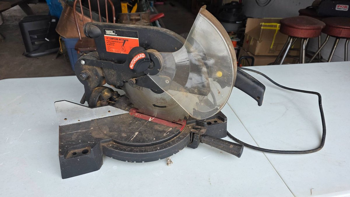 Master Mechanic 10″ Compound Miter Saw with 15-Amp Motor