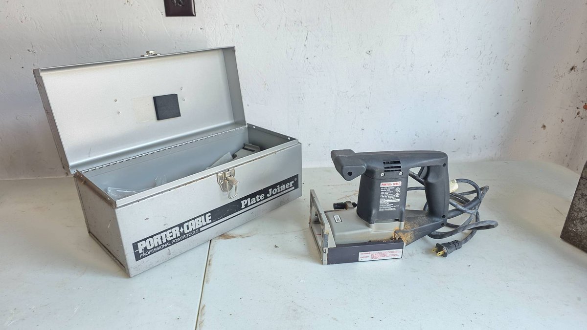 Porter-Cable Plate Joiner Model 556 with Metal Case and Accessories