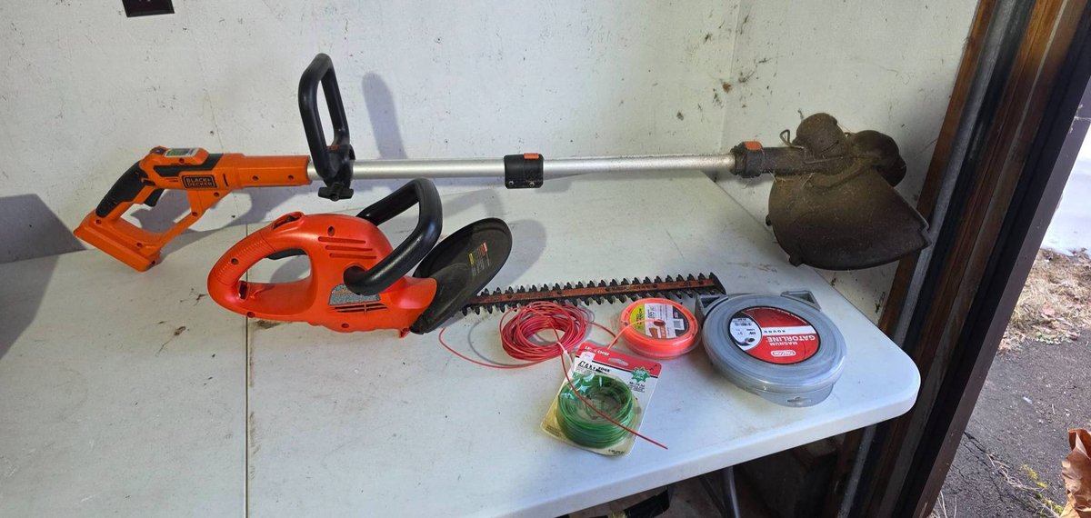 Black and Decker Hedge Trimmer and String Trimmer (No Battery)