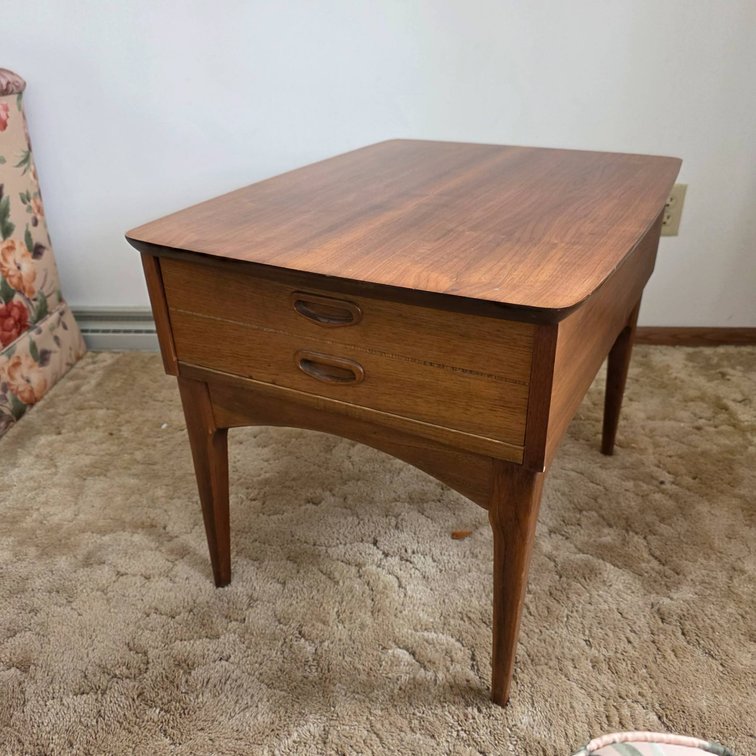 Mid-Century Modern End Table With Single Drawer