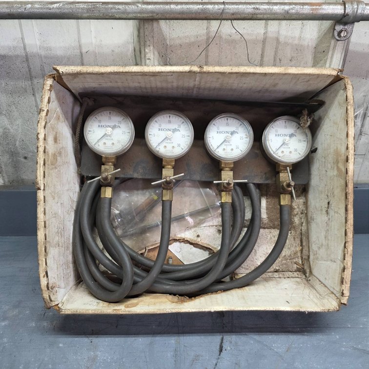 Honda Carburetor Pressure Tester with Four Gauges