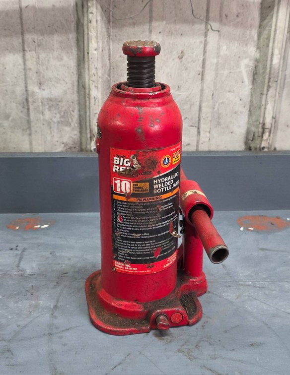 Torin Big Red 10-Ton Hydraulic Bottle Jack